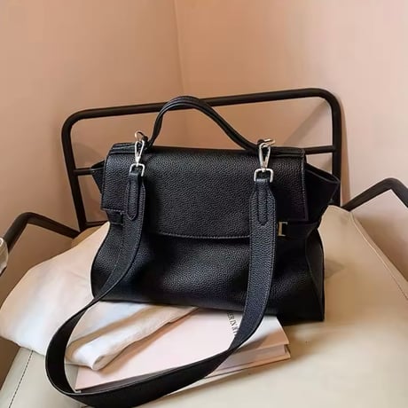 クラシックレザーバッグ 2色展開