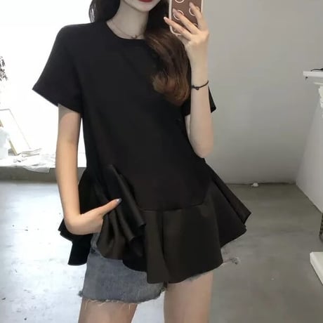 フレアヘム ブラックTシャツ