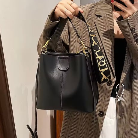 ロゴストラップバケットバッグ 4色展開