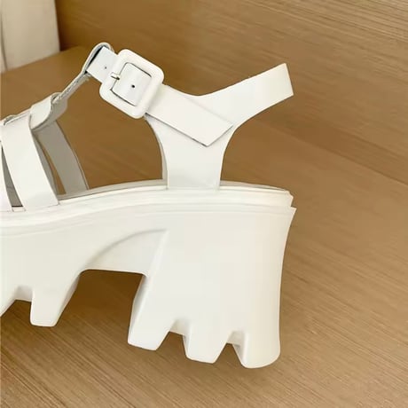 カウレザーグラディエーターサンダル 2色展開