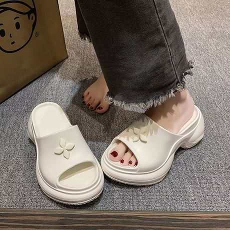 クロスモチーフサンダル 2色展開
