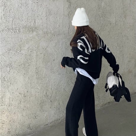 バックロゴ ニットセットアップ 2色展開
