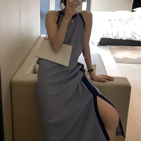 バックスリット ノースリーブホルターネックワンピース