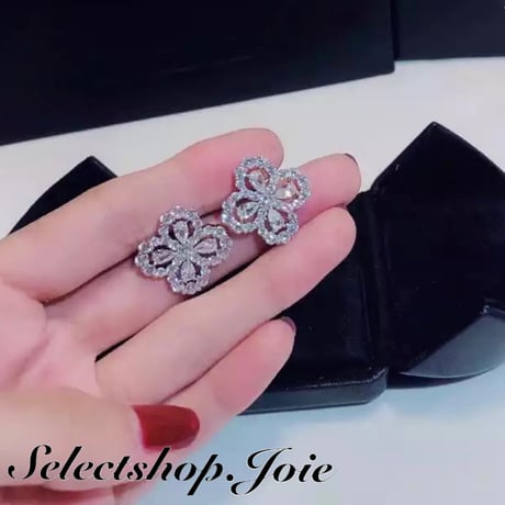 ダブルフラワー ジルコニアピアス