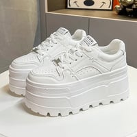 8upナンバースニーカー