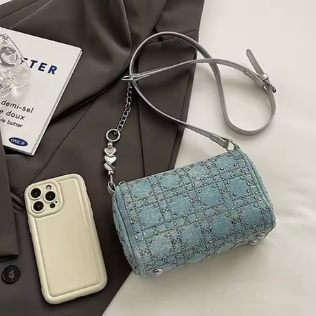 シルバーリベットハートチェーンバッグ 2色展開