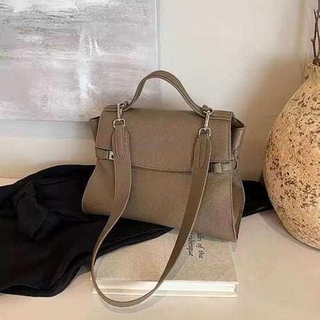 クラシックレザーバッグ 2色展開