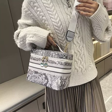 モダンデザイン スクエアバッグ 3色展開