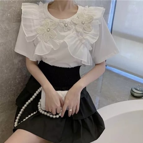 パールフラワー フリルショルダーTシャツ
