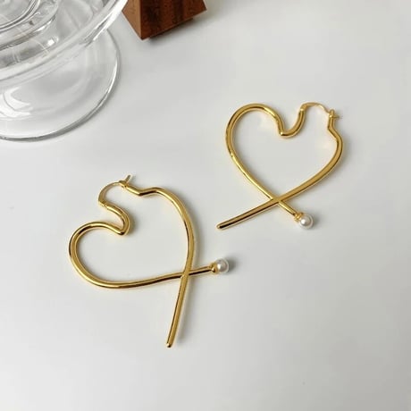 パールモチーフ ハートピアス 2色展開