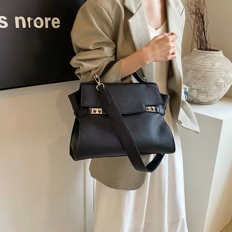 クラシックレザーバッグ 2色展開