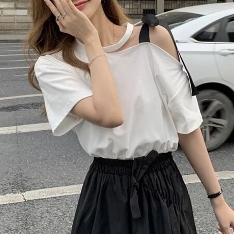 ホルターネック ショルダーリボンTシャツ 2色展開