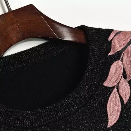 【Pink Lサイズ即納】フリルチーターワッペンニット 2色展開