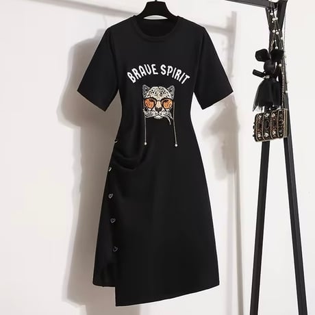 ハートスリットタイガーワンピース 2色展開