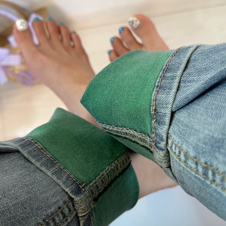 ポイントグリーン デニムパンツ