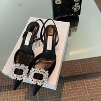 ビッグビジューアンクルストラップパンプス 2色展開