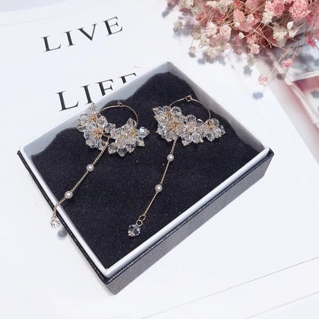 クリスタルフラワーピアス