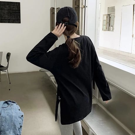 【重ね着にもオススメ】サイドスリット タグロングTシャツ 2色展開
