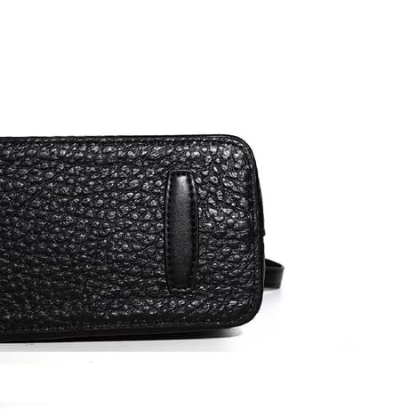 シルバーバックル レザーバッグ