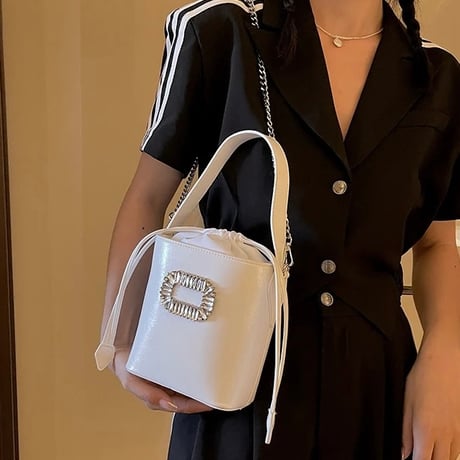 サークルビジュー ポシェットレザーバッグ 3色展開