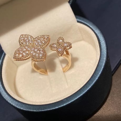 ダブルクローバー ジルコニアリング 2色展開