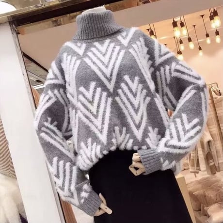 タートルネック トライバルデザインニット 2色展開