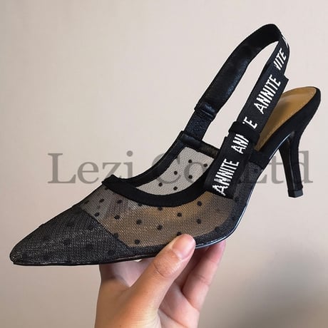 メッシュドット ロゴストラップパンプス