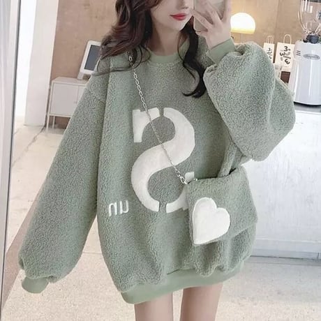 アルファベット ポーチ付きニット 2色展開
