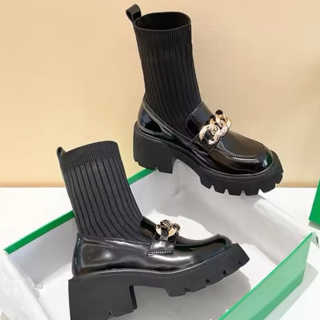 ゴールドバックルソックスブーツ