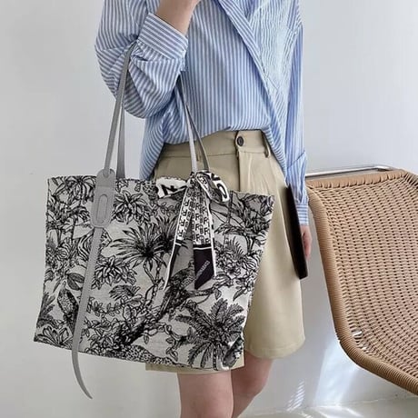 モノトーンビッグ トートバッグ 2色展開