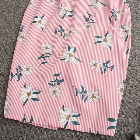 【パッド付き】フラワーストライプワンピース 2色展開