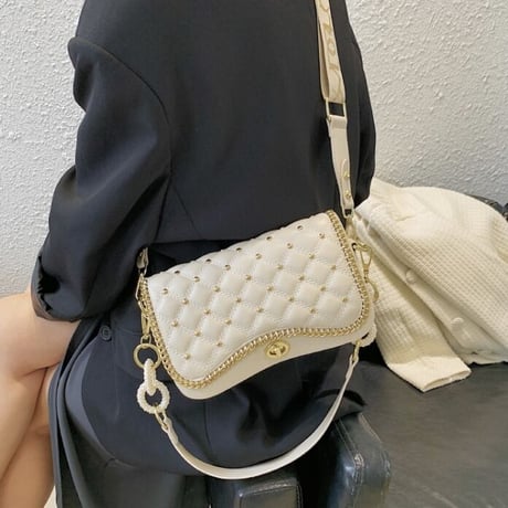 ロゴストラップ  パールモチーフキルトバッグ 2色展開