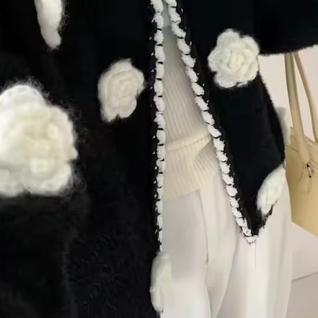 フラワーステッチカーディガン 2色展開