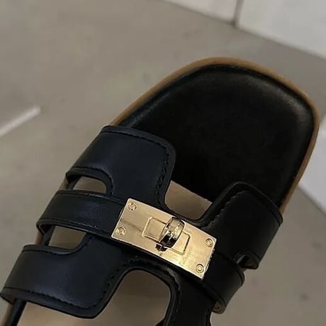 ゴールドバックル レザーフラットサンダル 3色展開