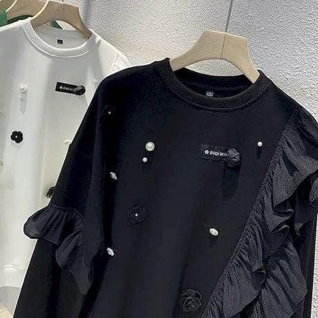 パールモチーフ タグフリルスウェットトップス 2色展開