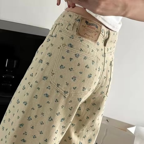 フラワーベージュデニムパンツ