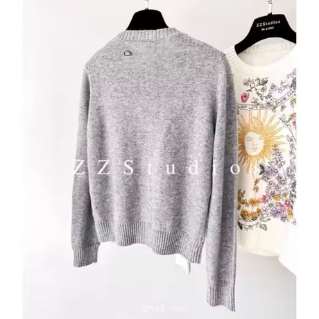 モダンフラワーステッチニット 2色展開