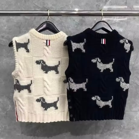 ドッグケーブルニットベスト 2色展開