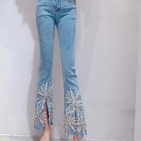 パールビジューフラワースリットデニムパンツ