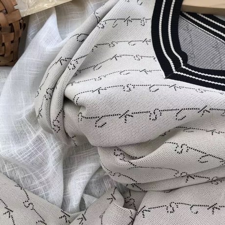 Vネックライン デザインニットセットアップ 2色展開