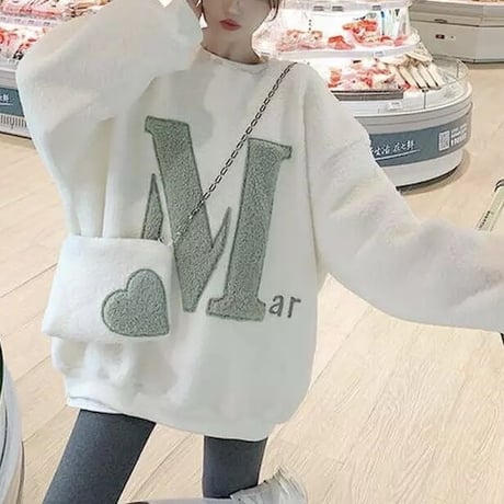 アルファベット ポーチ付きニット 2色展開