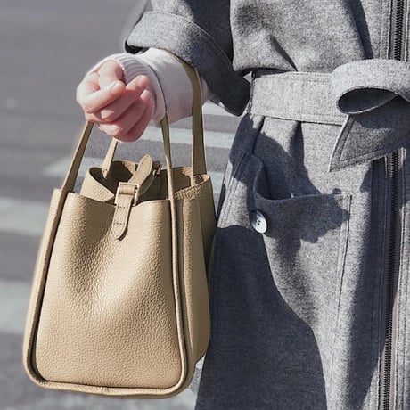 クラシックレザーハンドバッグ 3色展開