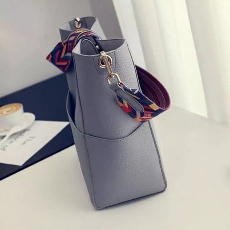 カラフルストラップ バケットバッグ 2色展開