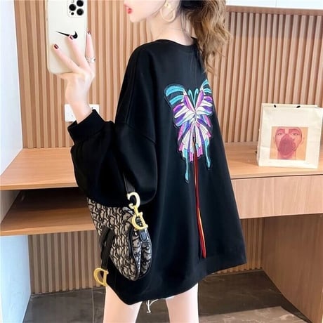 バタフライステッチ オーバースウェット 2色展開