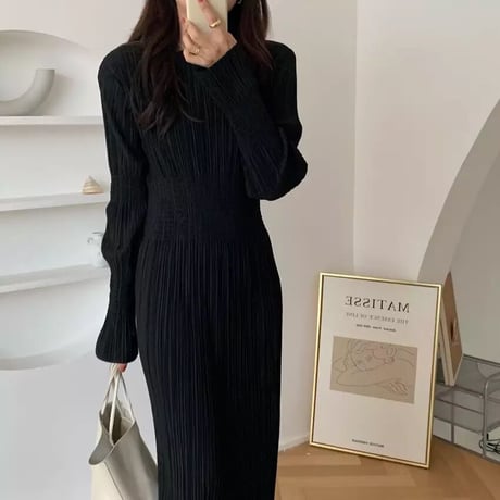 ブラックプリーツ ウエストギャザーワンピース