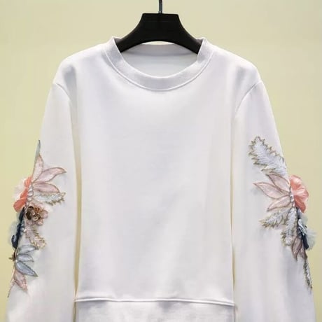 フラワーワッペンスリーブ スウェット 2色展開