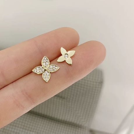 ゴールドジュエリー フラワーピアス