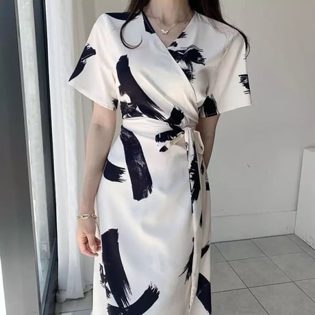 モノトーンペイント ラップワンピース