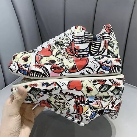 グラフィック スニーカー 3色展開