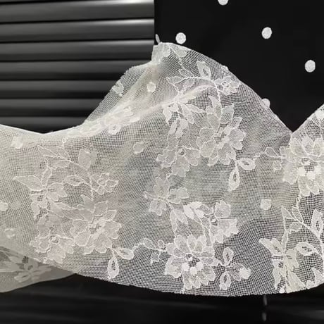 レースフリルドットロゴトップス